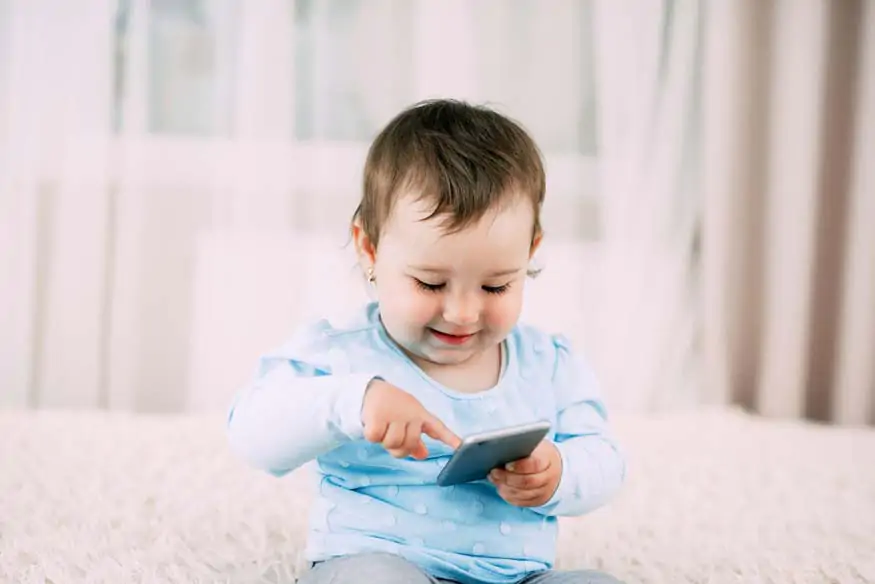 Are Mobiles Good for Babies?